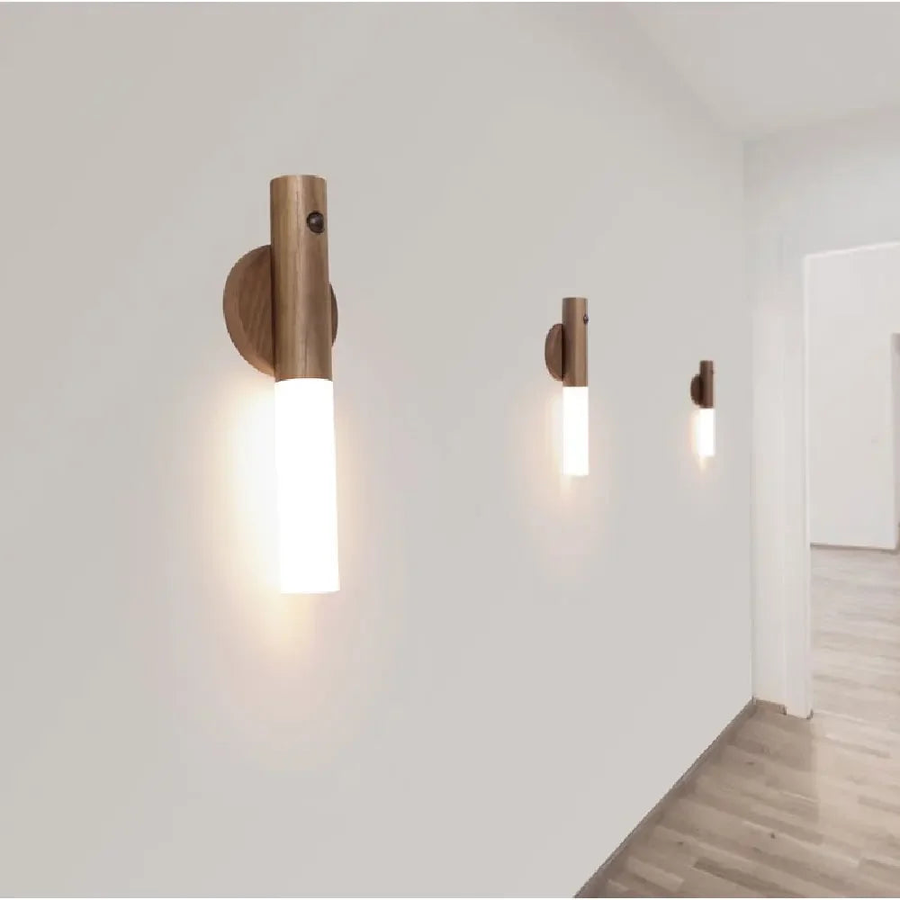 Luminária LED Inteligente com Sensor de Movimento – Design em Madeira, Recarregável e com Fixação Magnética